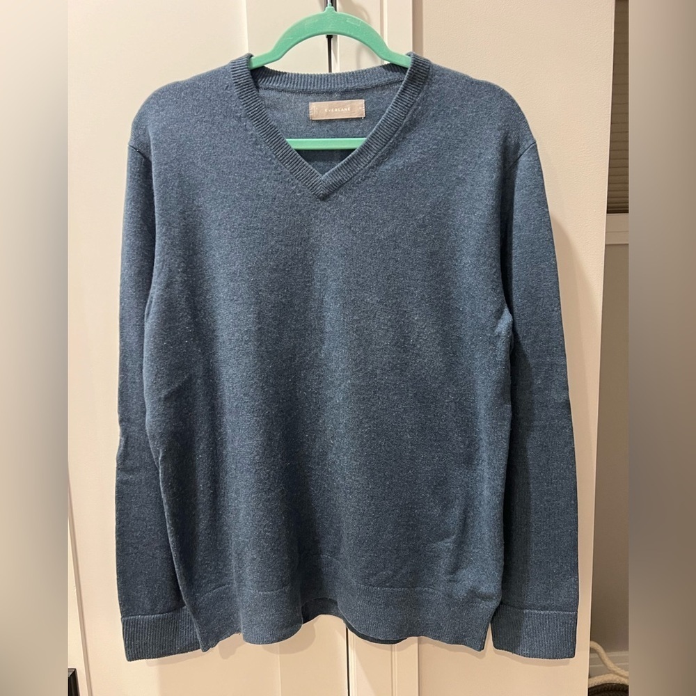 #329 Everlane The Cashmere V-neck Crew Sweater Size Medium